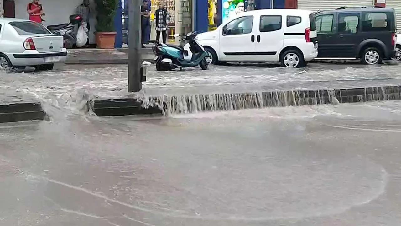 Meteoroloji'den 30 İl İçin Sarı Kodlu Uyarı: Kuvvetli Yağış ve Fırtına Geliyor Meteoroloji'den 30 İl İçin Sarı Kodlu Uyarı: Kuvvetli Yağış ve Fırtına Geliyor