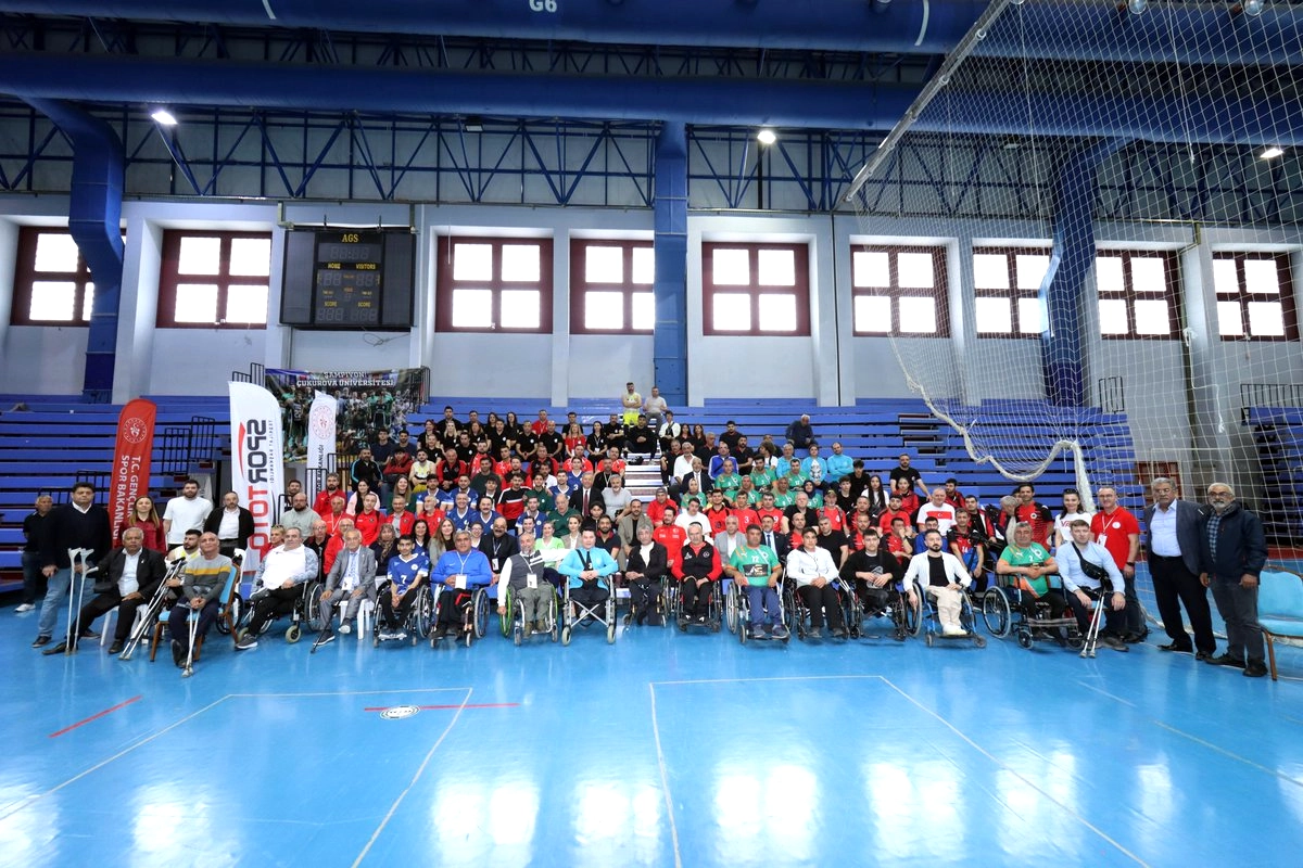 Adana'da Oturarak Voleybol Ligi Heyecanı Başladı