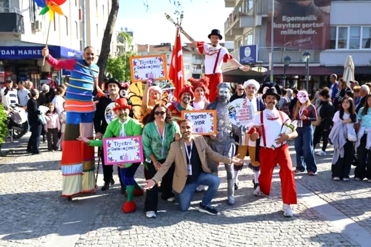 İzmir Çocuk ve Gençlik Tiyatroları Festivali Selçuk'ta Coşkuyla Başladı