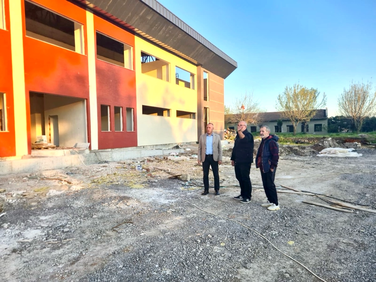 Susurluk Spor Salonu'nda Gençlerle Buluşma ve İnceleme