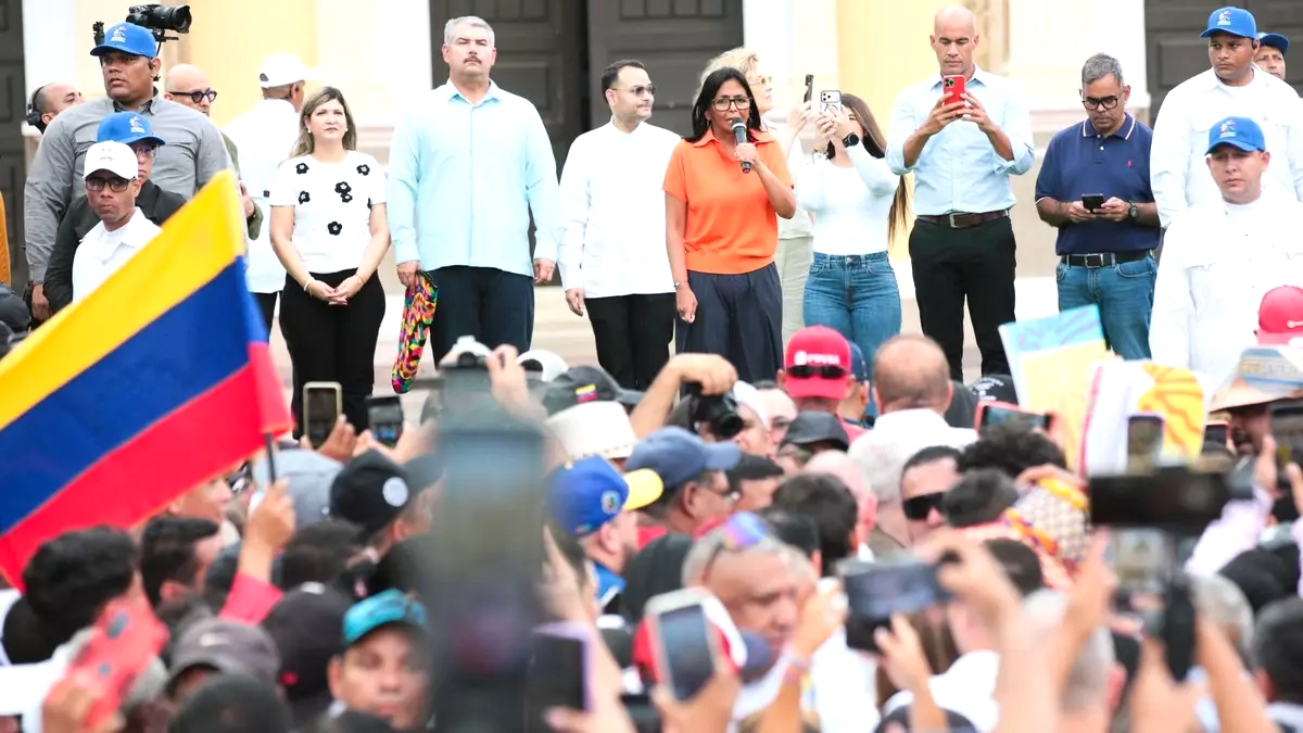 Venezuelalılar ABD Yaptırımlarına Karşı Yürüyüşe Geçti