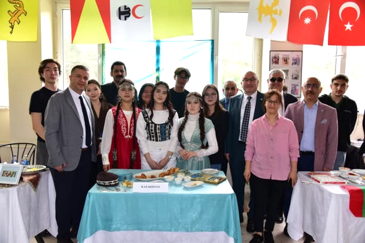 BAÜN'de Kültürler Buluştu: Turizm Haftası'nda Uluslararası Öğrenci Kermesi