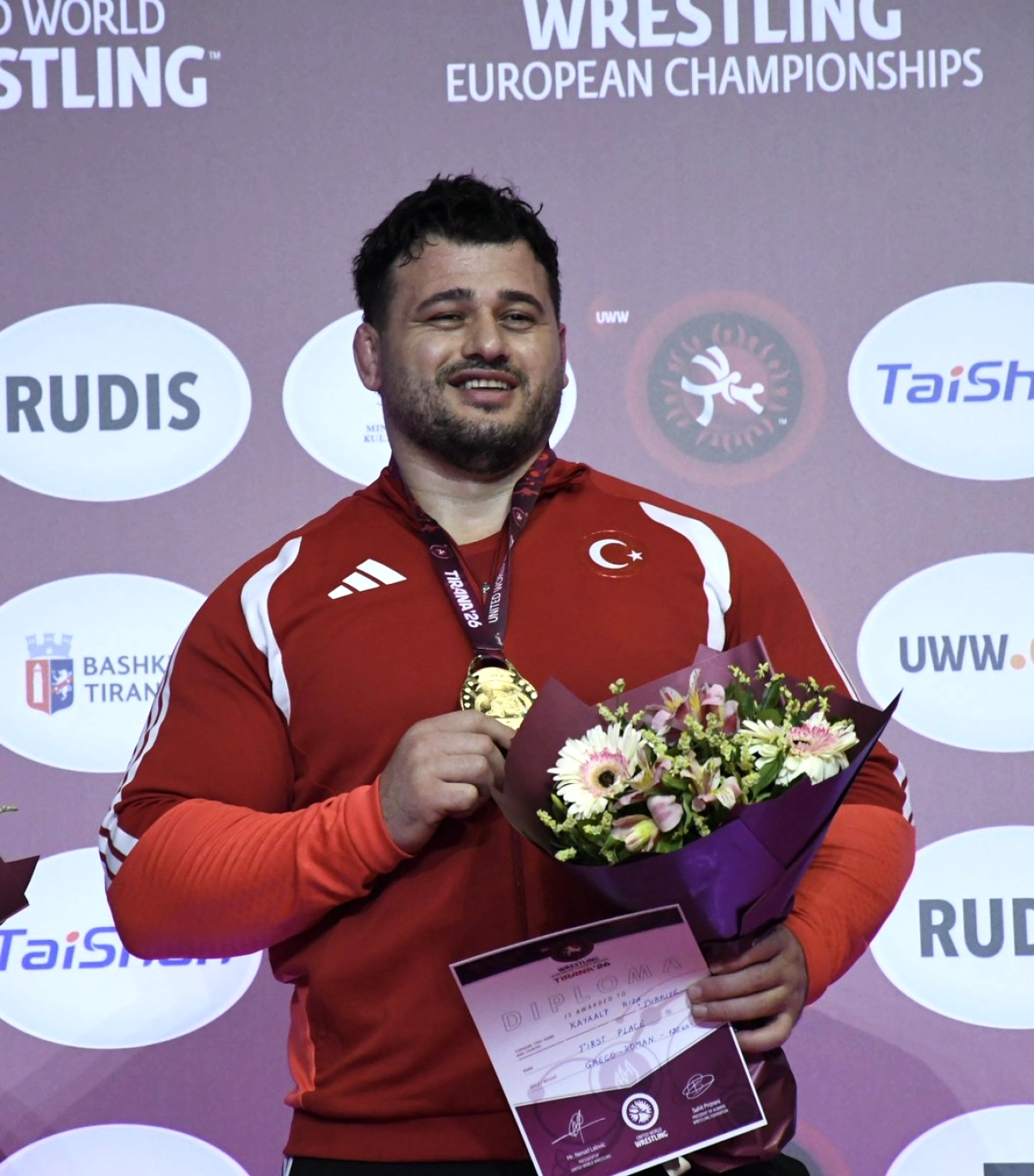 Rıza Kayaalp Tarihe Geçti: 13. Avrupa Şampiyonluğu