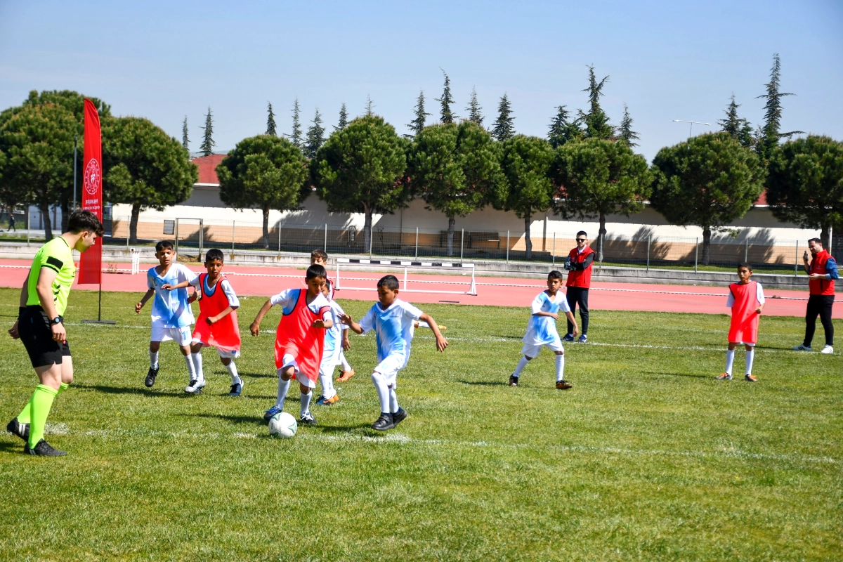 Altıeylül'de DOST Projesi İl Finalleri Coşkusu