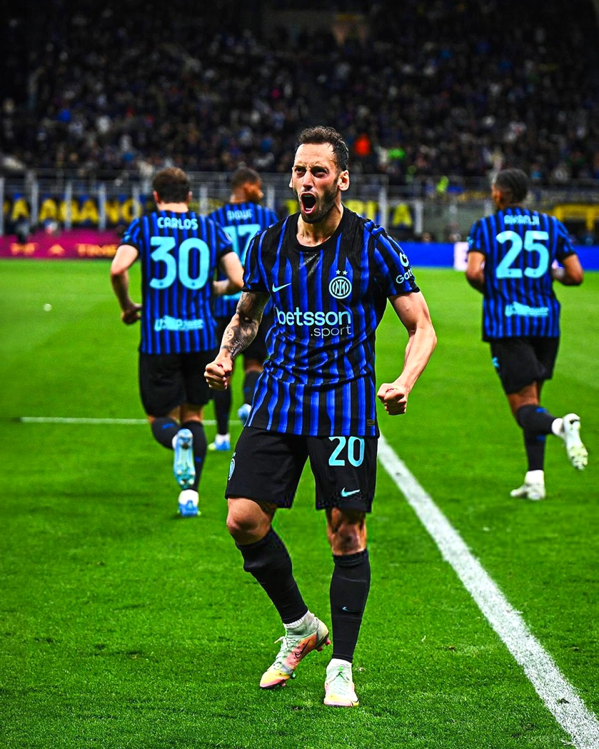 Cesc Fabregas'tan Hakan Çalhanoğlu'na Büyük Övgü: 