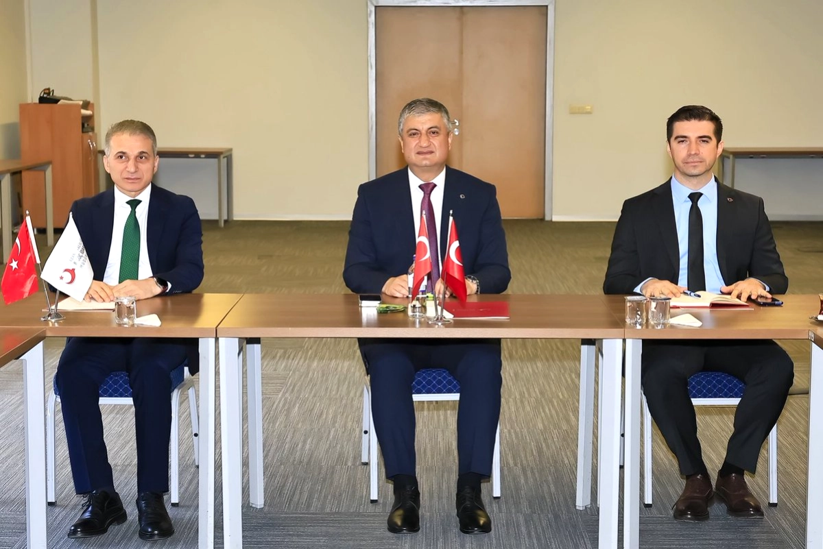 Adana Valisi Yabancı Topluluk Temsilcileriyle Toplantı Gerçekleştirdi