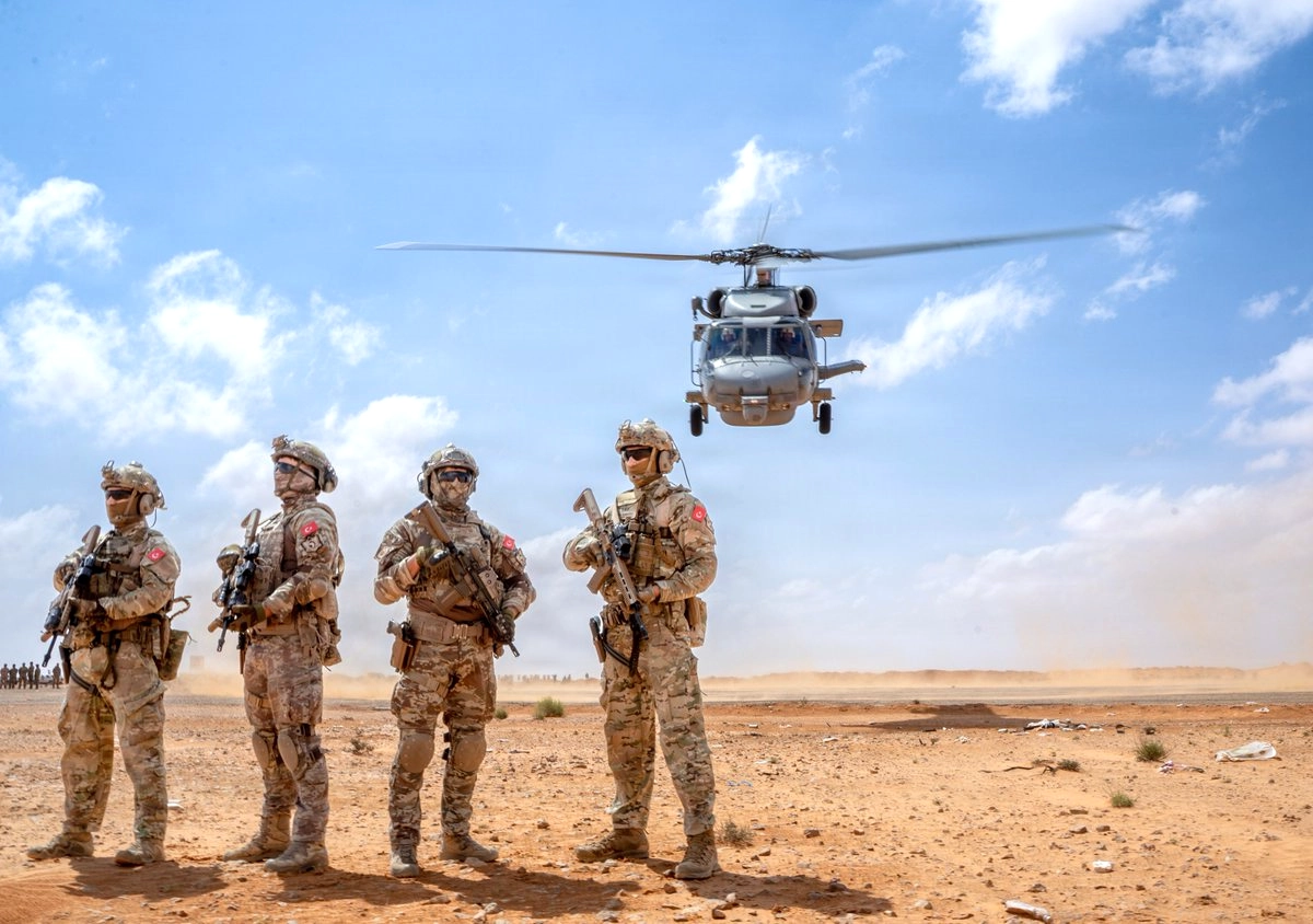 Türk Özel Kuvvetleri Libya'da SH-70B Helikopterli Eğitimde