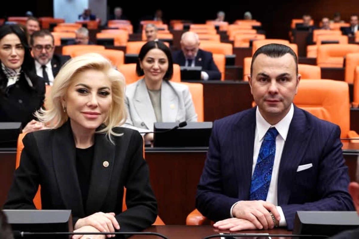 Çocukları Sosyal Medyadan Koruyan ve Annelere Yeni Hak Getiren Yasa Meclis'ten Geçti