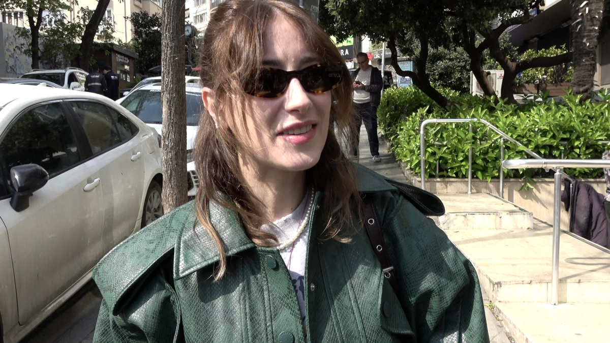 Hazal Kaya'dan Annelik İtirafı: 'Birbirimize Bayılıyoruz'