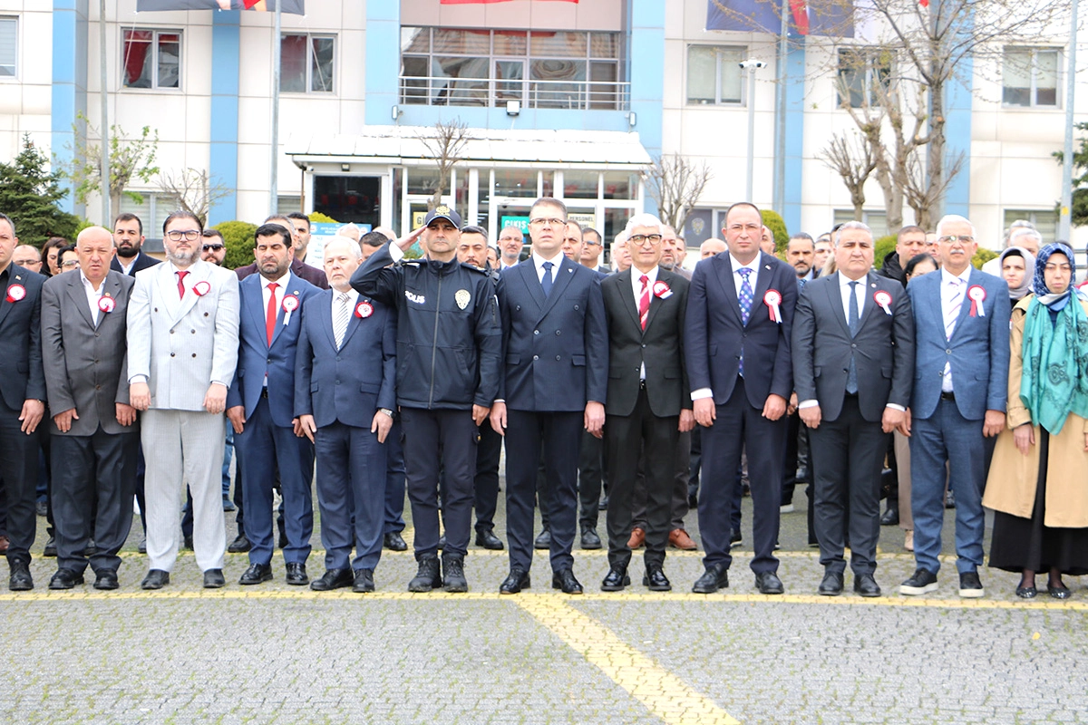 Avcılar'da 23 Nisan Coşkusu: Minik Ellerden Gurur Dolu Anlar