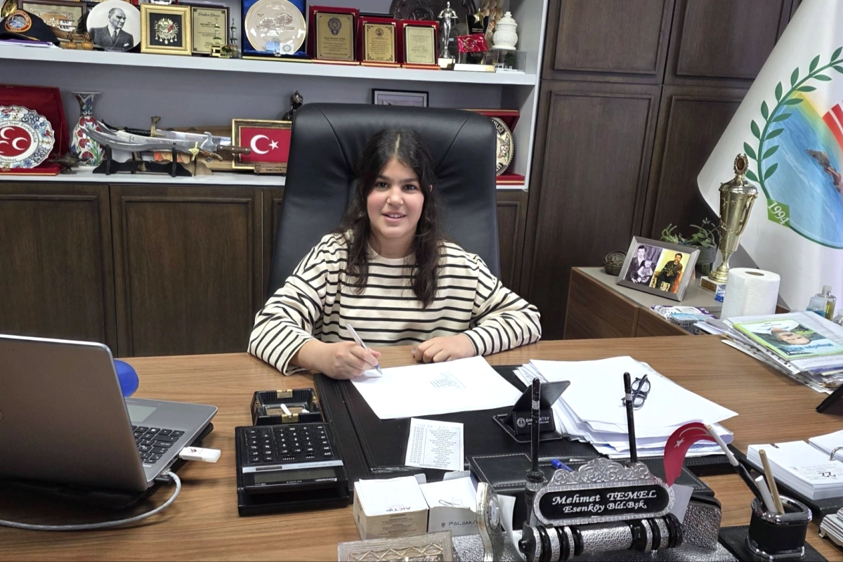 Esenköy'de Öğrenciler Belediye Başkanı'nın Koltuğuna Oturdu