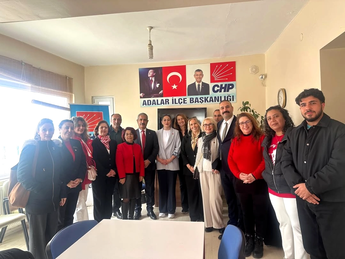 CHP Adalar'dan 23 Nisan Çıkışı: 