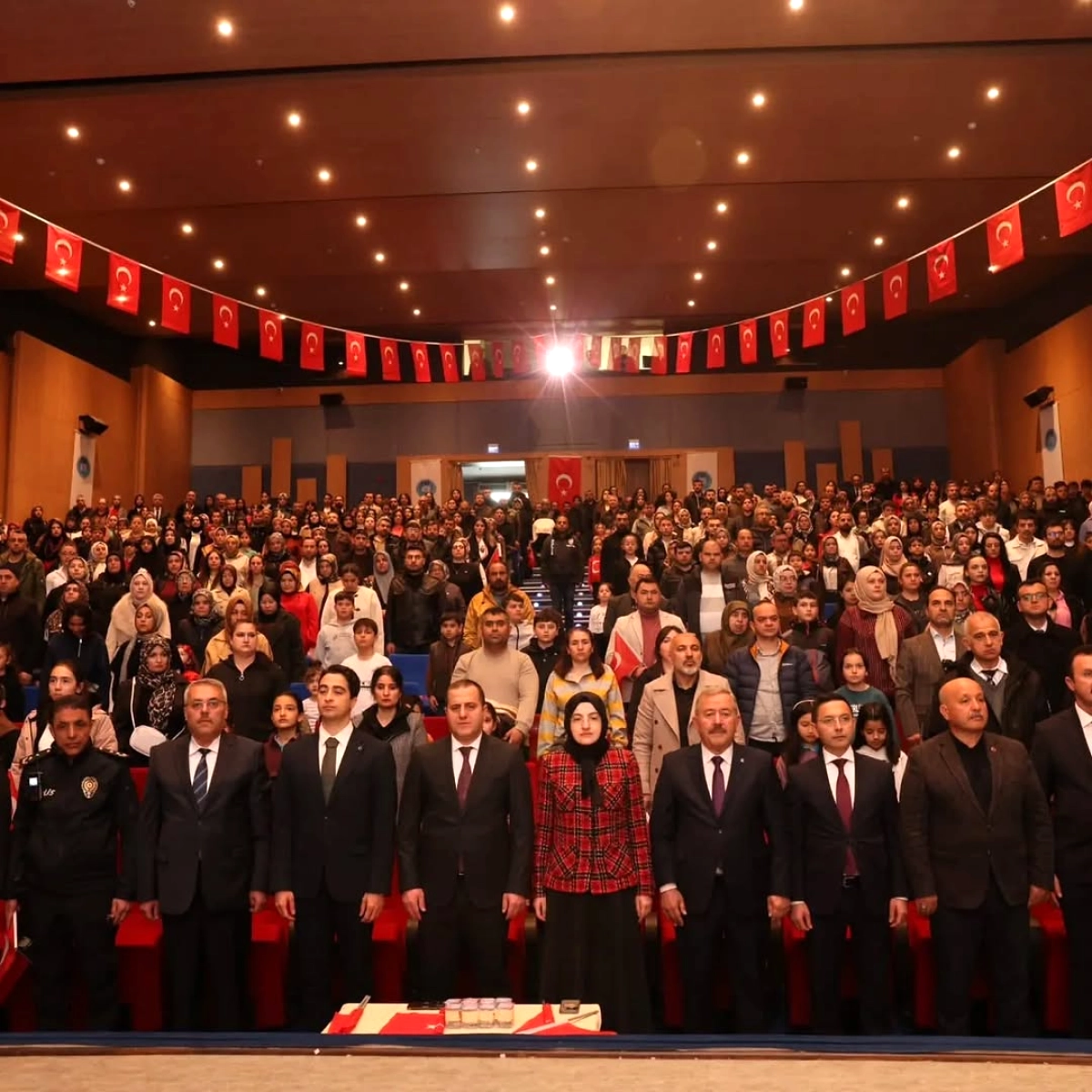 Akyurt'ta 23 Nisan Coşkusu: Protokol ve Halk Bayramı Birlikte Kutladı