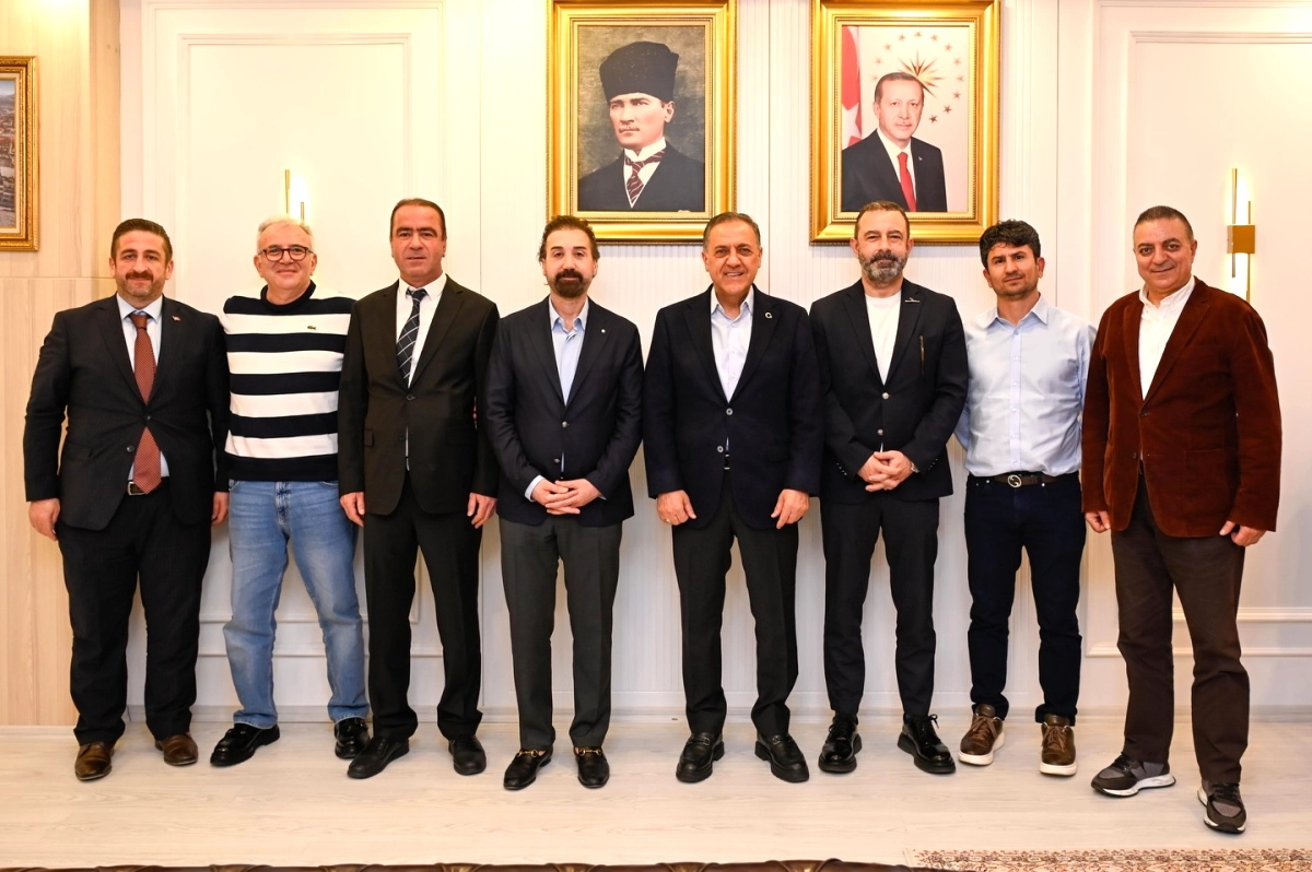 Sultanahmet İş İnsanları Yalova Valisi Usta'yı Ziyaret Etti