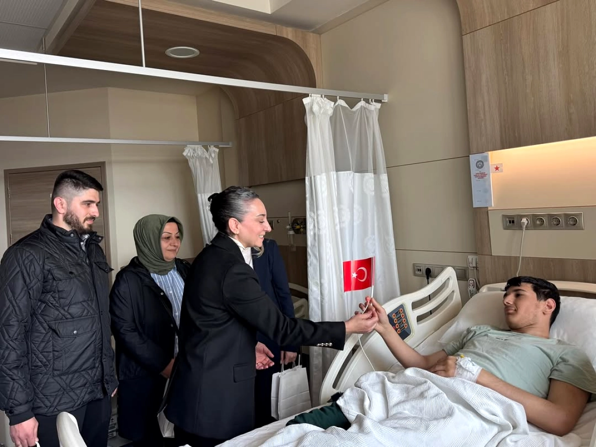 Kartal'da Hastanedeki Çocukların 23 Nisan Sevinci