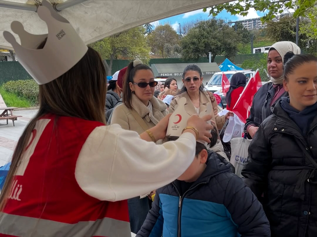 Genç Kızılay Pendik'te 23 Nisan Coşkusu: Çocuklarla Renkli Etkinlikler