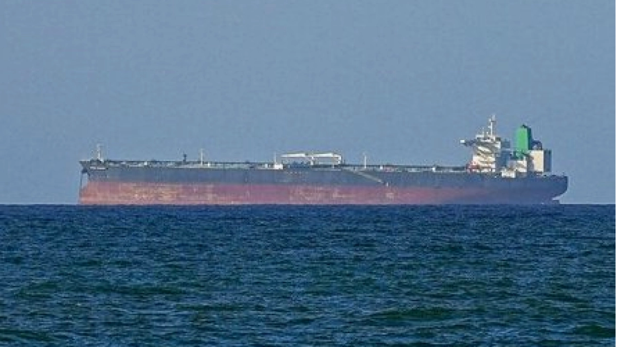 İran Gemisi ABD Ablukasını Deldi: Umman Denizi'nde Gerilim Yükseldi