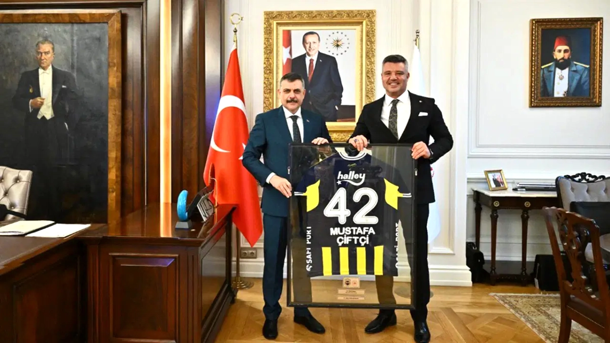 İçişleri Bakanı'nın Makam Odasına Abdülhamid Tablosu Astırması