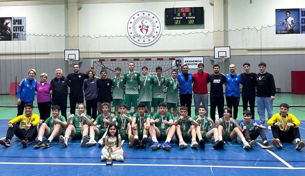 Nilüfer Belediyespor Hentbol Küçükleri Bursa Şampiyonu Oldu: Madalyalar Başantrenör'den