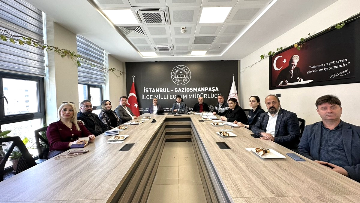 Gaziosmanpaşa'da Bursluluk Sınavı Öncesi Kritik Toplantı Yapıldı