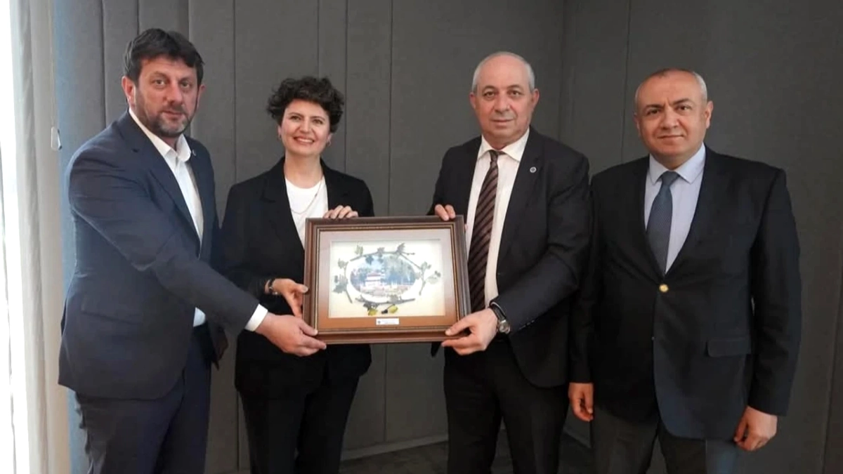 Yalova'da Sanayi ve İstihdam İçin Kritik Ziyaret: YTSO Heyeti AKSA Akrilik'i Ziyaret Etti