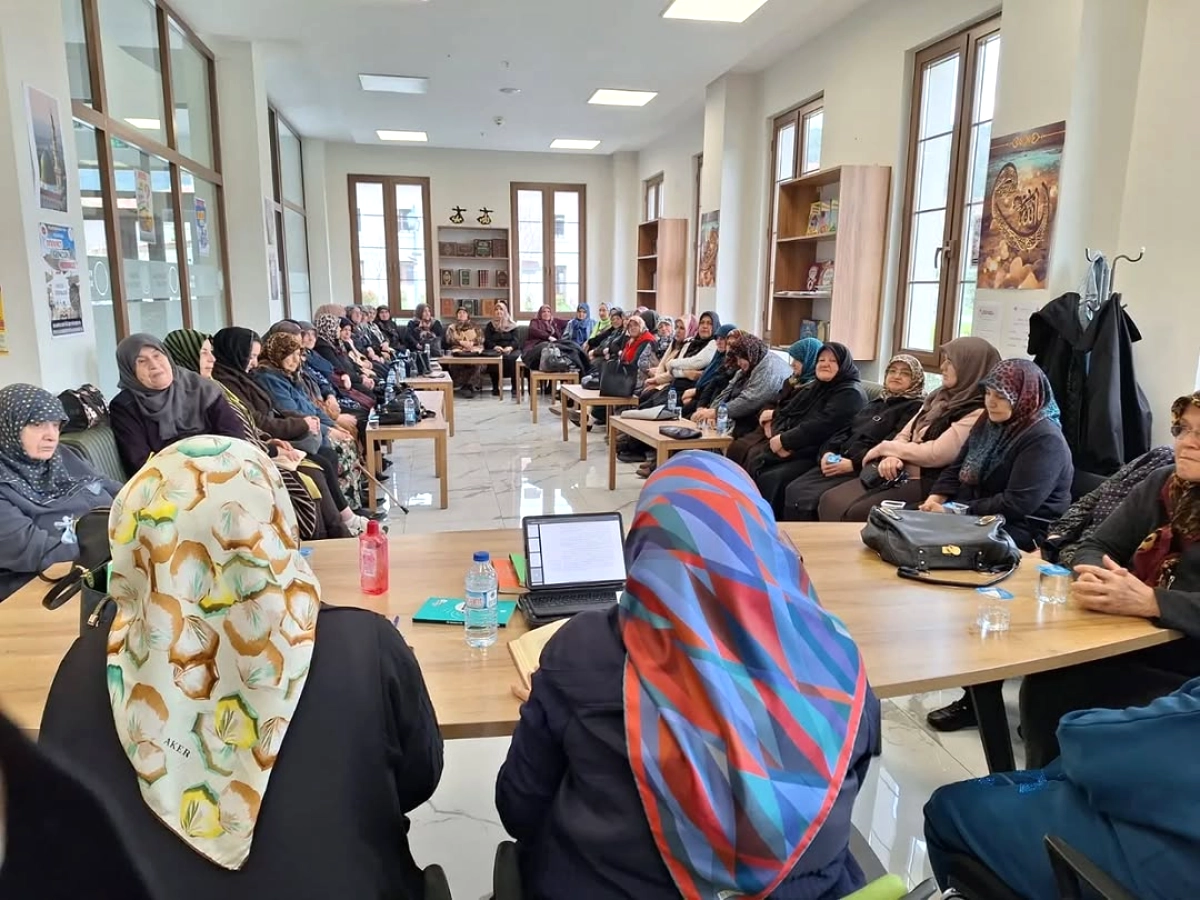 Kızılcahamam'da Ahlaklı Çocuk Yetiştirme Sohbeti Düzenlendi