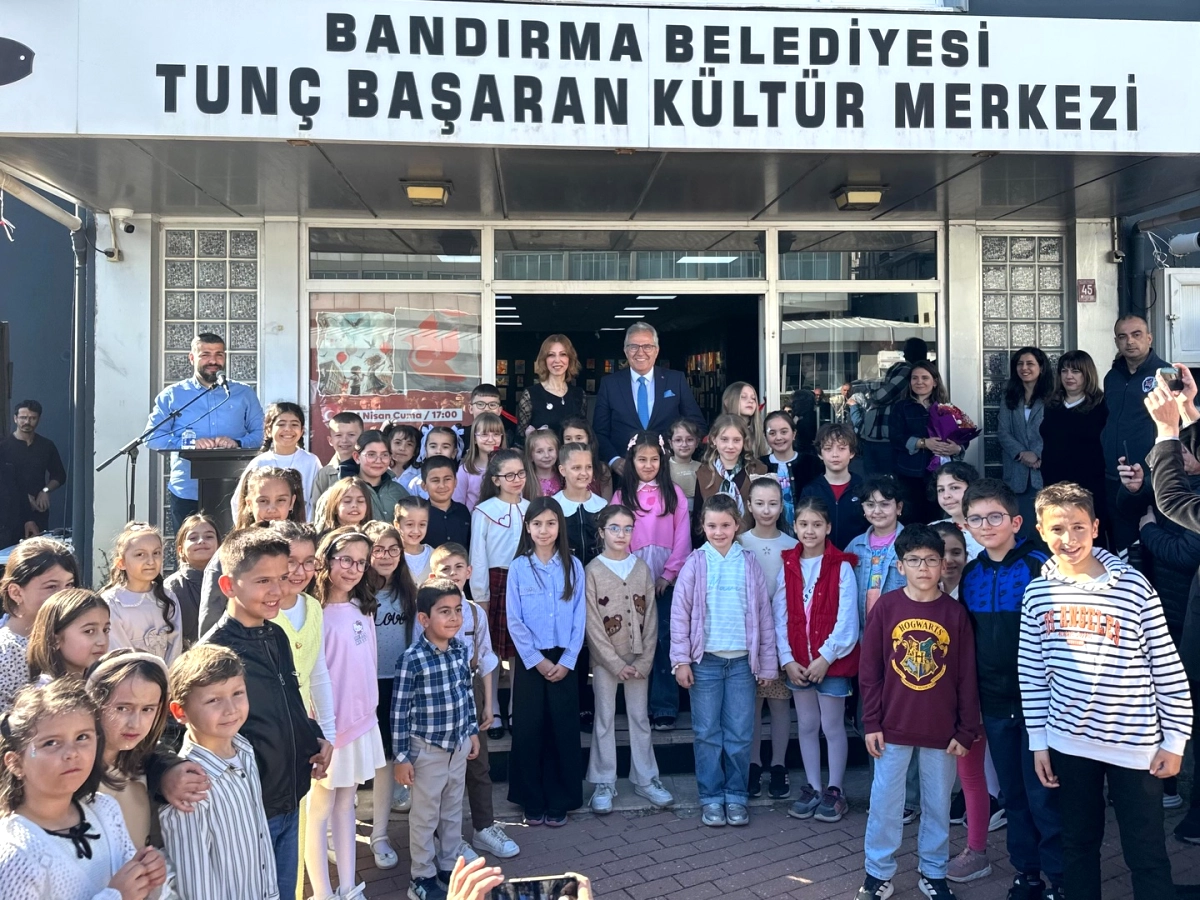 Bandırma'da Minik Ellerden 23 Nisan Resim Sergisi: Geleceğin Sanatçıları Yetişiyor