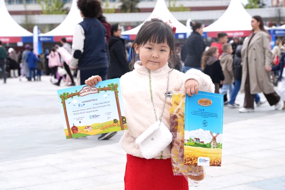 23 Nisan Coşkusu İzmit'te Kültürleri Buluşturdu