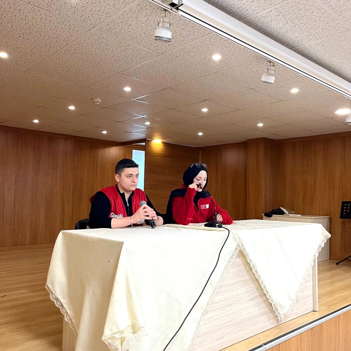 Genç Kızılay'dan Kayaşehir'de Liselilere Özel Eğitim Programı