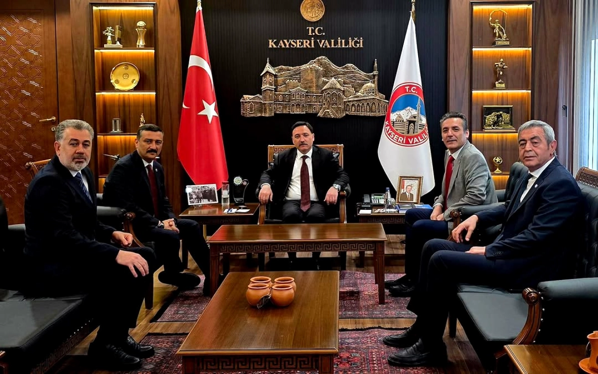 İYİ Parti Heyeti Kayseri Valisi Çiçek'i Ziyaret Etti
