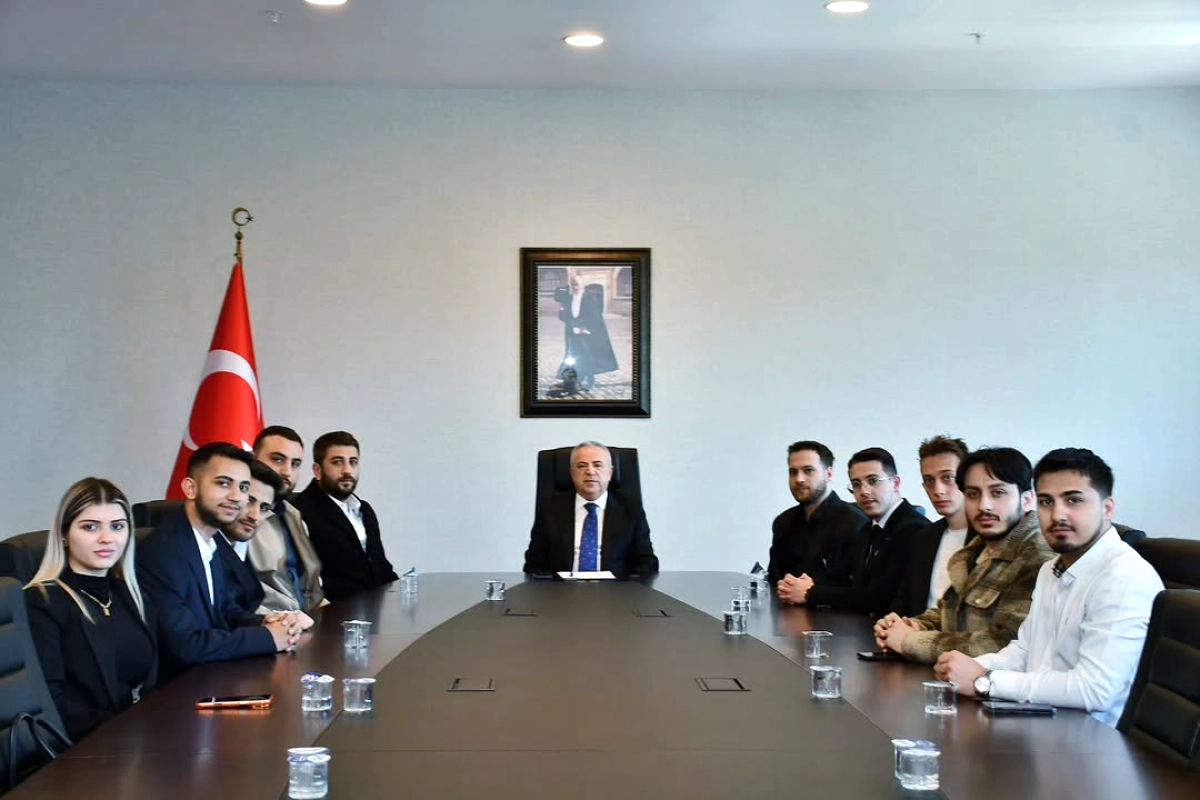 Çekmeköy'de Gençlik Kollarından Kaymakamlık Ziyareti