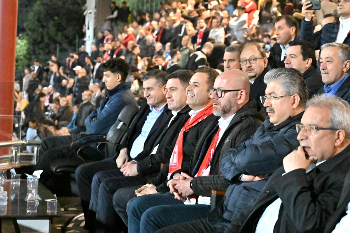 Balıkesirspor, Play-Off İlk Turda Eskişehirspor'u 2-1 Mağlup Etti