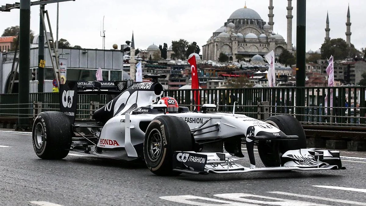 Formula 1 2027'de Türkiye'ye Dönüyor: İstanbul Park 5 Yıllık Anlaşma İmzaladı