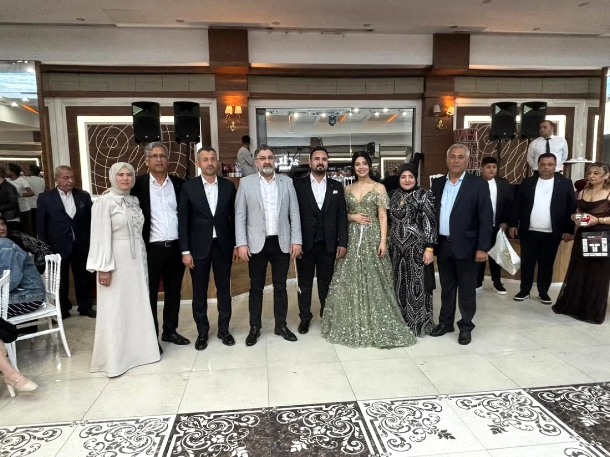 Siyasi İsimlerin Katıldığı Nişan Töreni Serik'te Düzenlendi