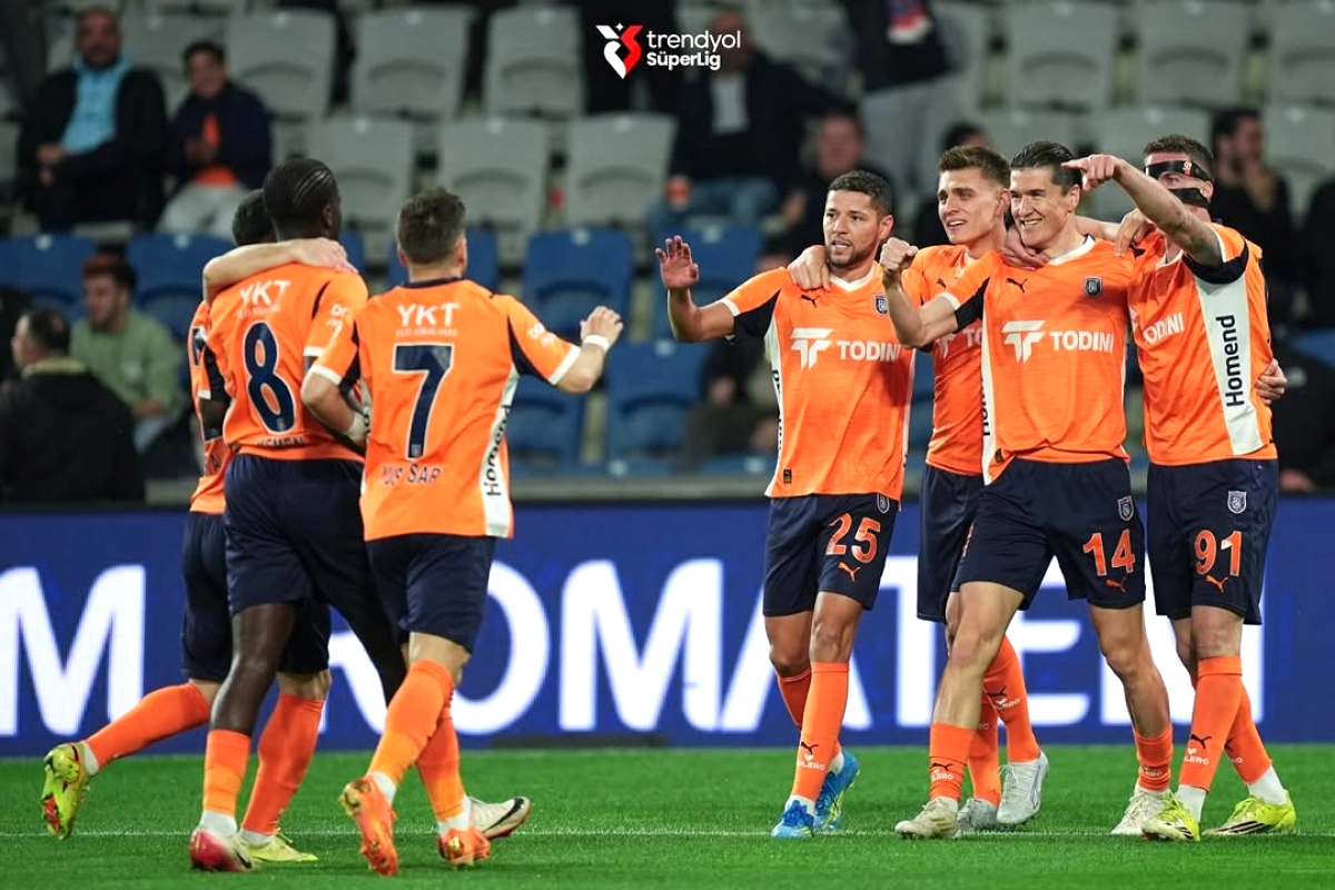 RAMS Başakşehir, Evinde 5 Maçta 13 Puanla Süper Lig'de Fark Yarattı