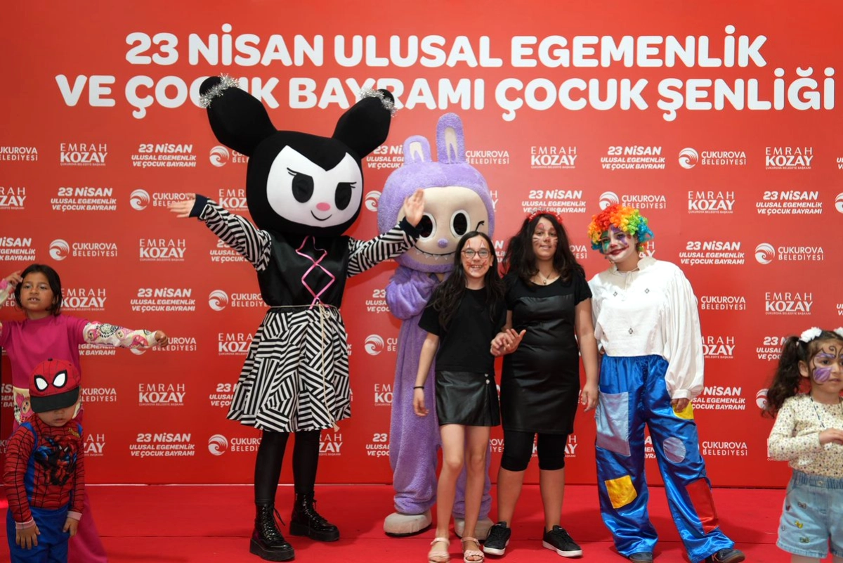 Çukurova'da 23 Nisan Coşkusu: Toros Kapalı Semt Pazarı'nda Dev Şenlik