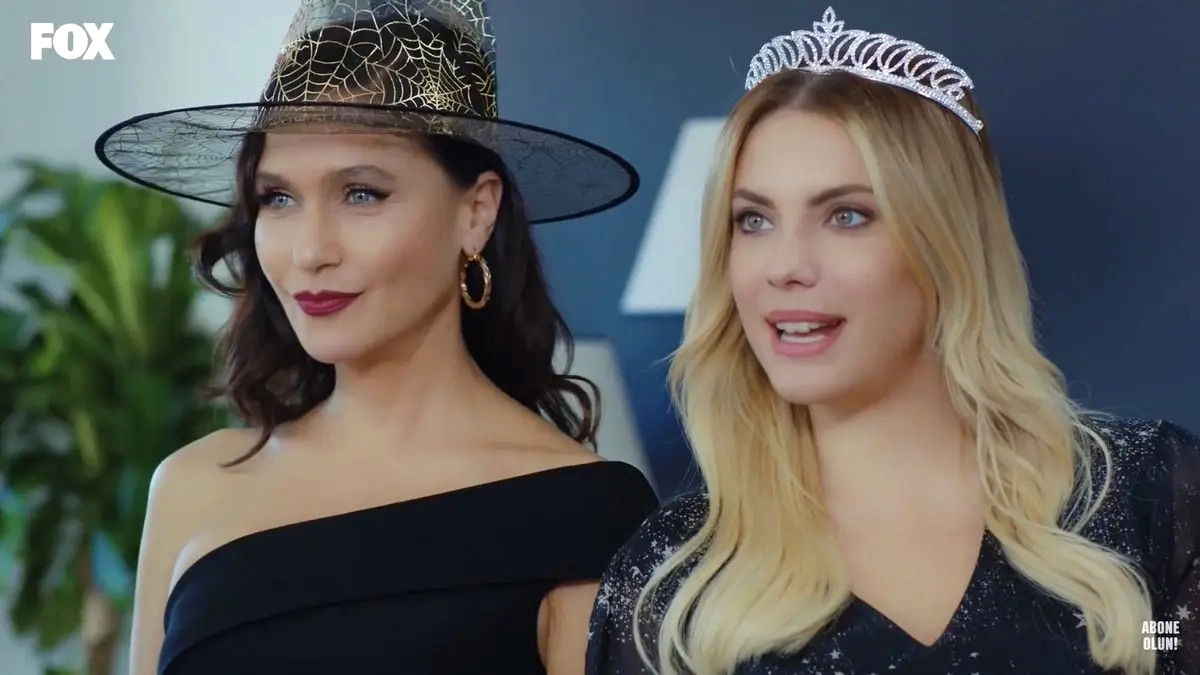 Eda Ece ve Şevval Sam 