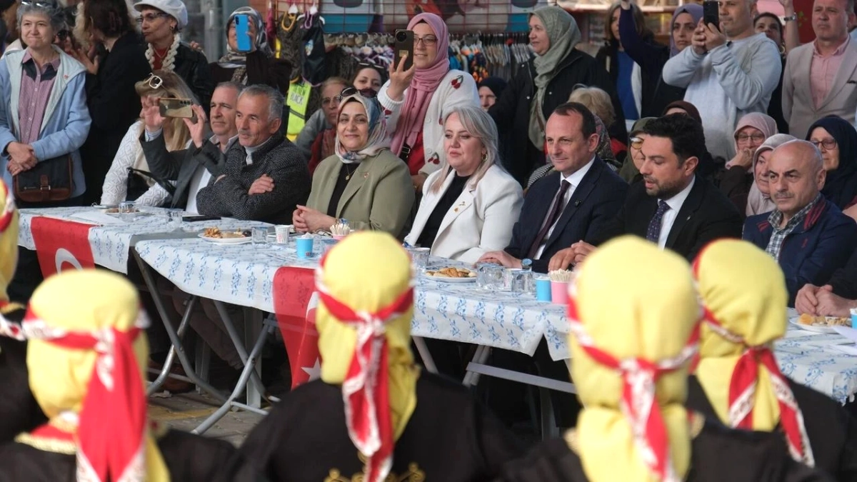 Çiftlikköy'de Kadın El Emeği Pazarı Yeni Sezona Renkli Açılış Yaptı