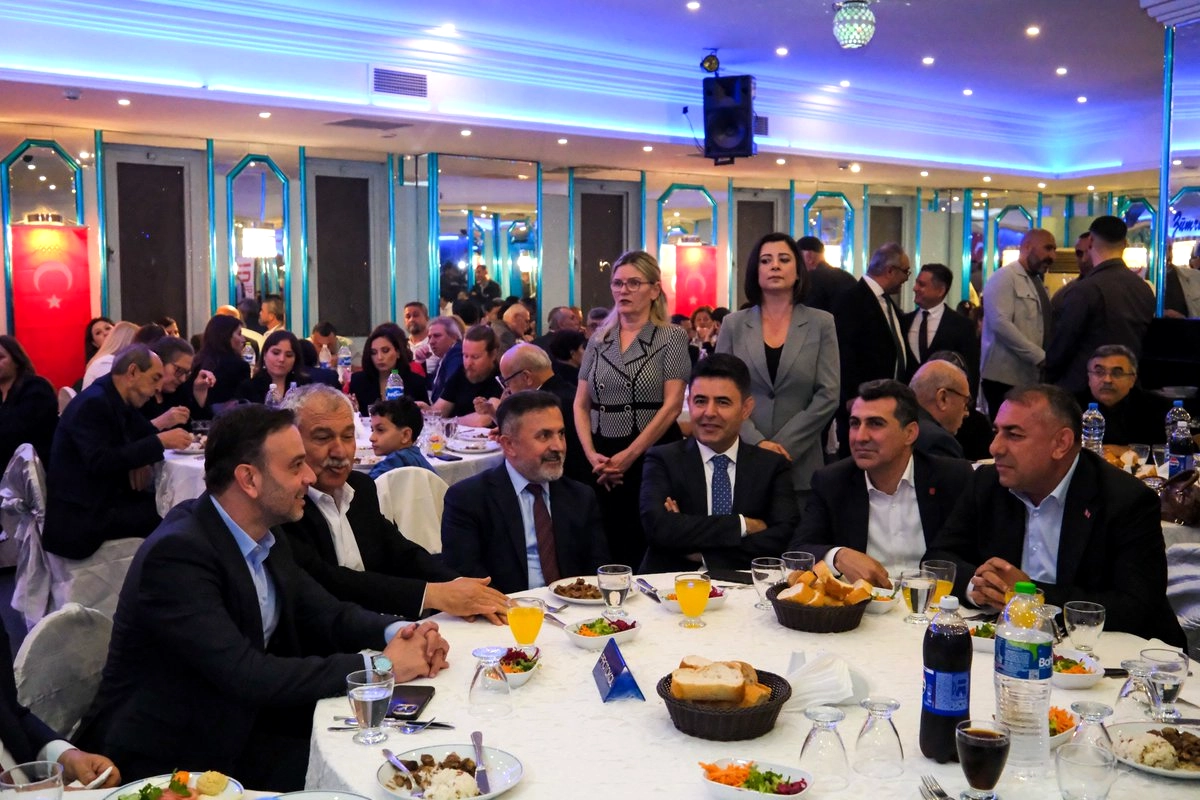 CHP Adana İl Başkanı Tanburoğlu Sivaslılar Yardımlaşma Gecesinde