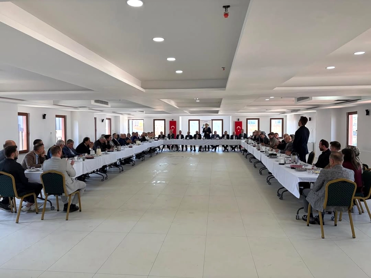 Akın Bayram, Rideva Kültür Merkezi'ndeki Yönetim Kurulu Toplantısını Değerlendirdi