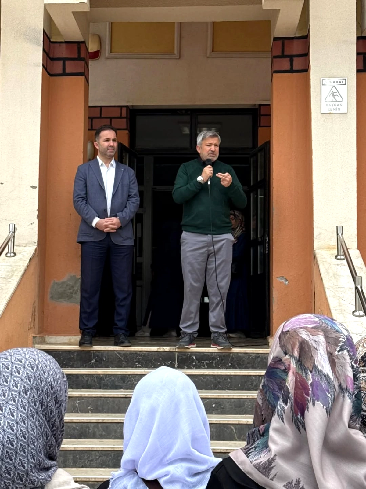 Muratpaşa'da Umre Ödüllü Bilgi Yarışması Coşkusu