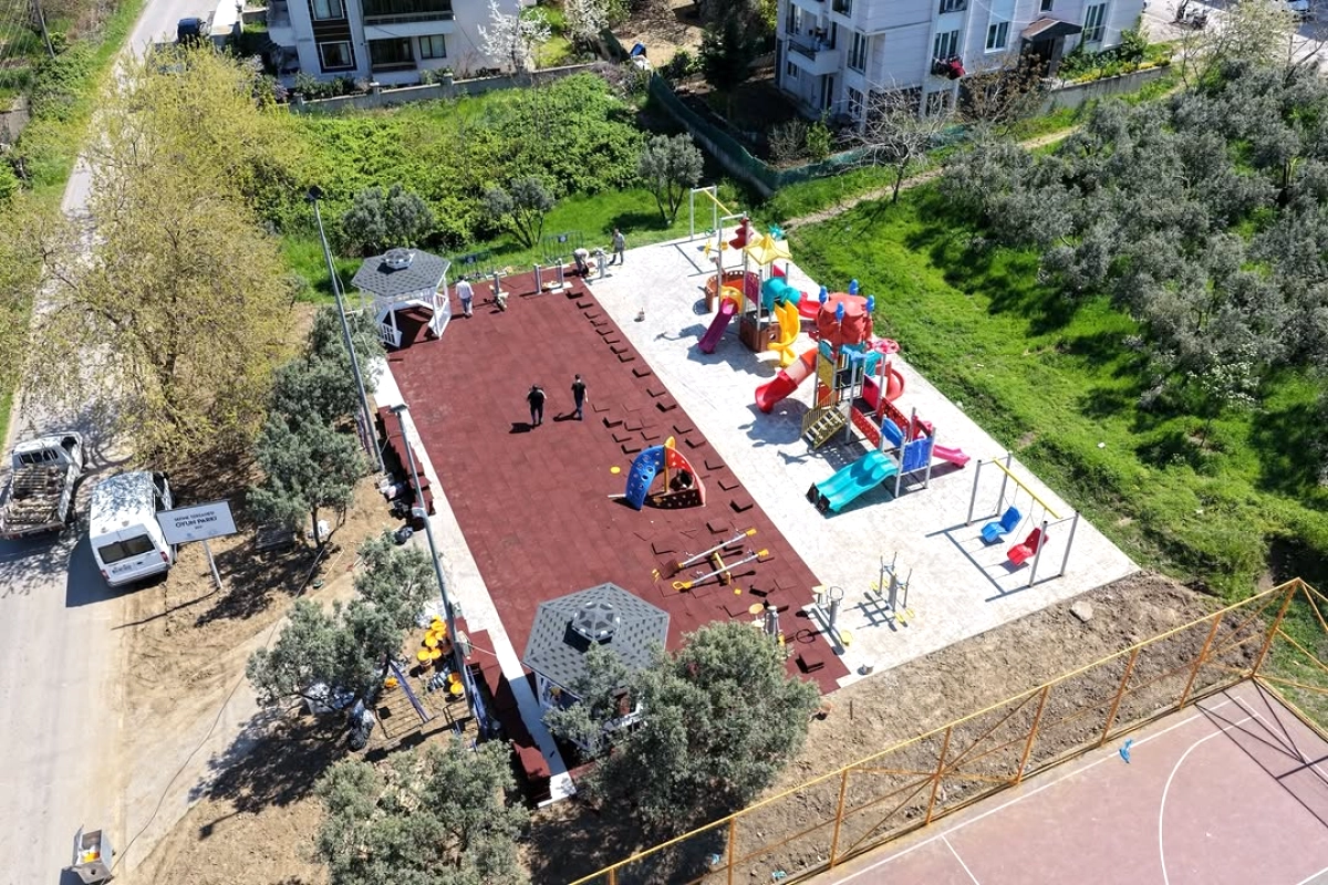 Altınova'da Sefine Parkı Yenileniyor: Çocuklar Güvenle Oynayacak
