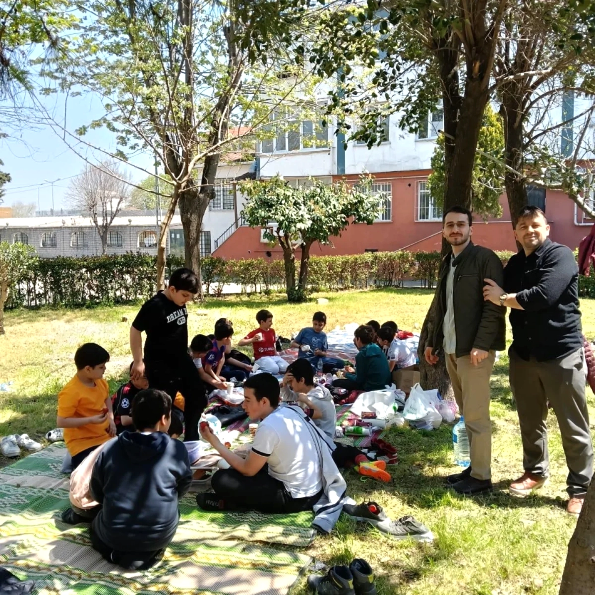 Avcılar'da Cami Çocukları İlkbahar Pikniğinde Buluştu