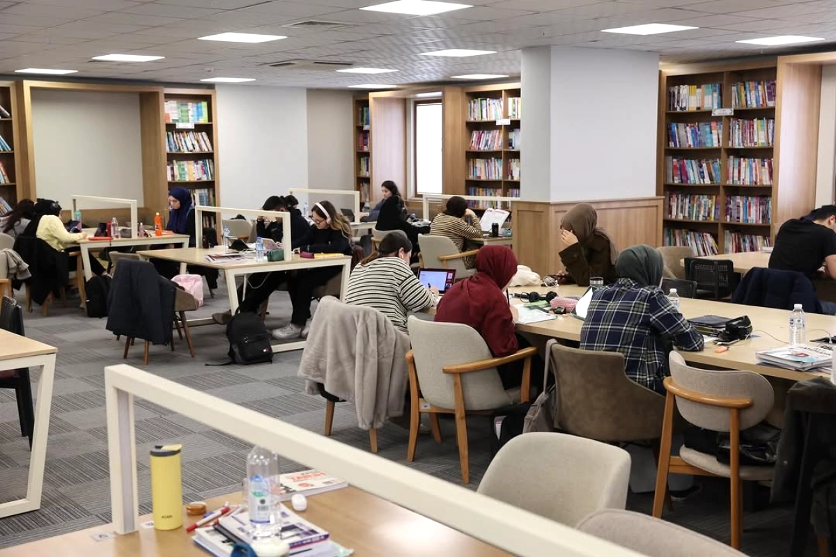 Bağcılar'da Gençler İçin Çalışma Alanı: Ateştuğla Kütüphanesi