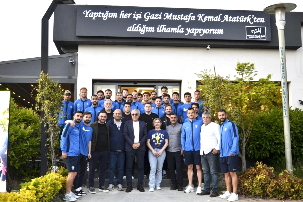 Beylikdüzüspor, Maç Öncesi Kırlangıç Yaşam Cafe'de Buluştu