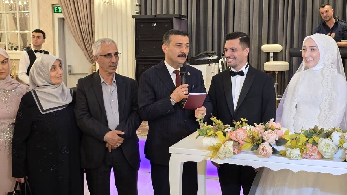 İYİ Parti Bursa Heyeti Narin-Kabadayı Düğününde