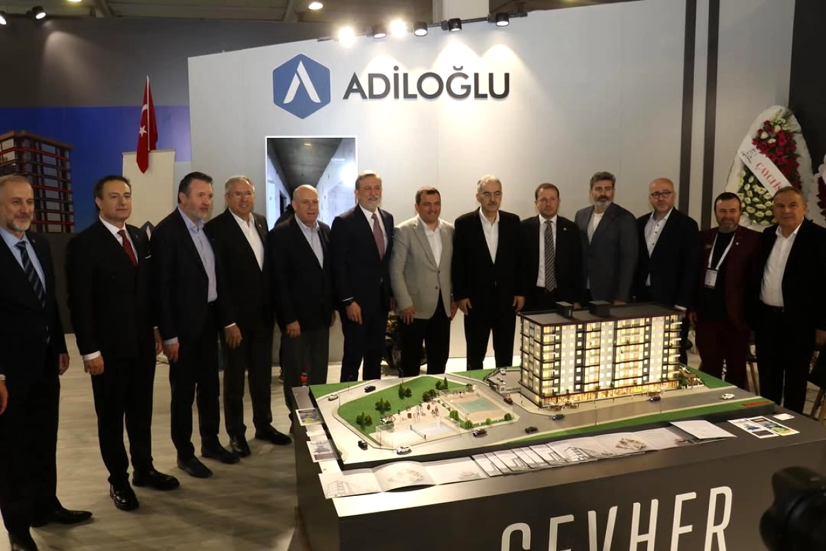 AK Partili Kılıç, Bursa'da Yapı ve Yaşam Fuarı'nı Ziyaret Etti