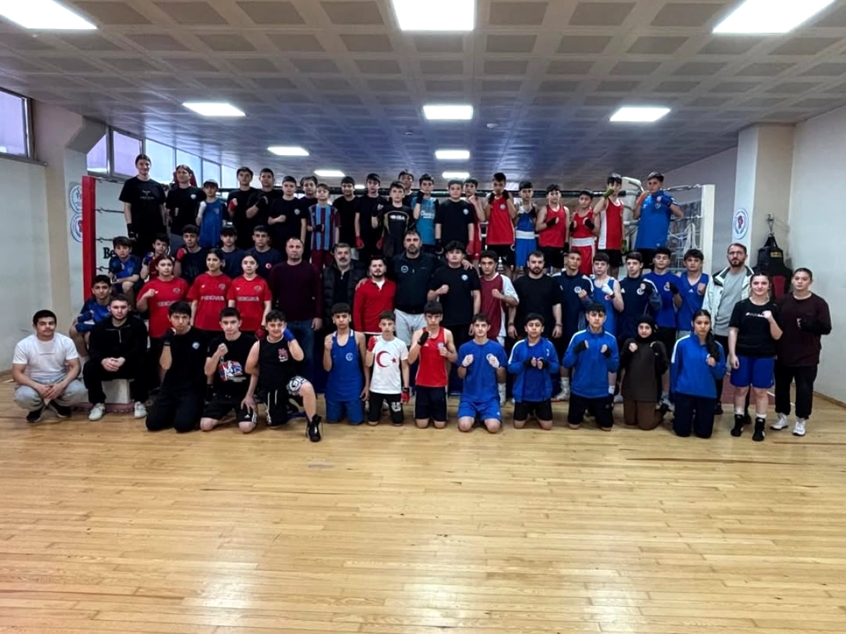 Nilüfer Belediyespor'dan Madalya Yağmuru: 15 Madalya ile Bölge Şampiyonluğu