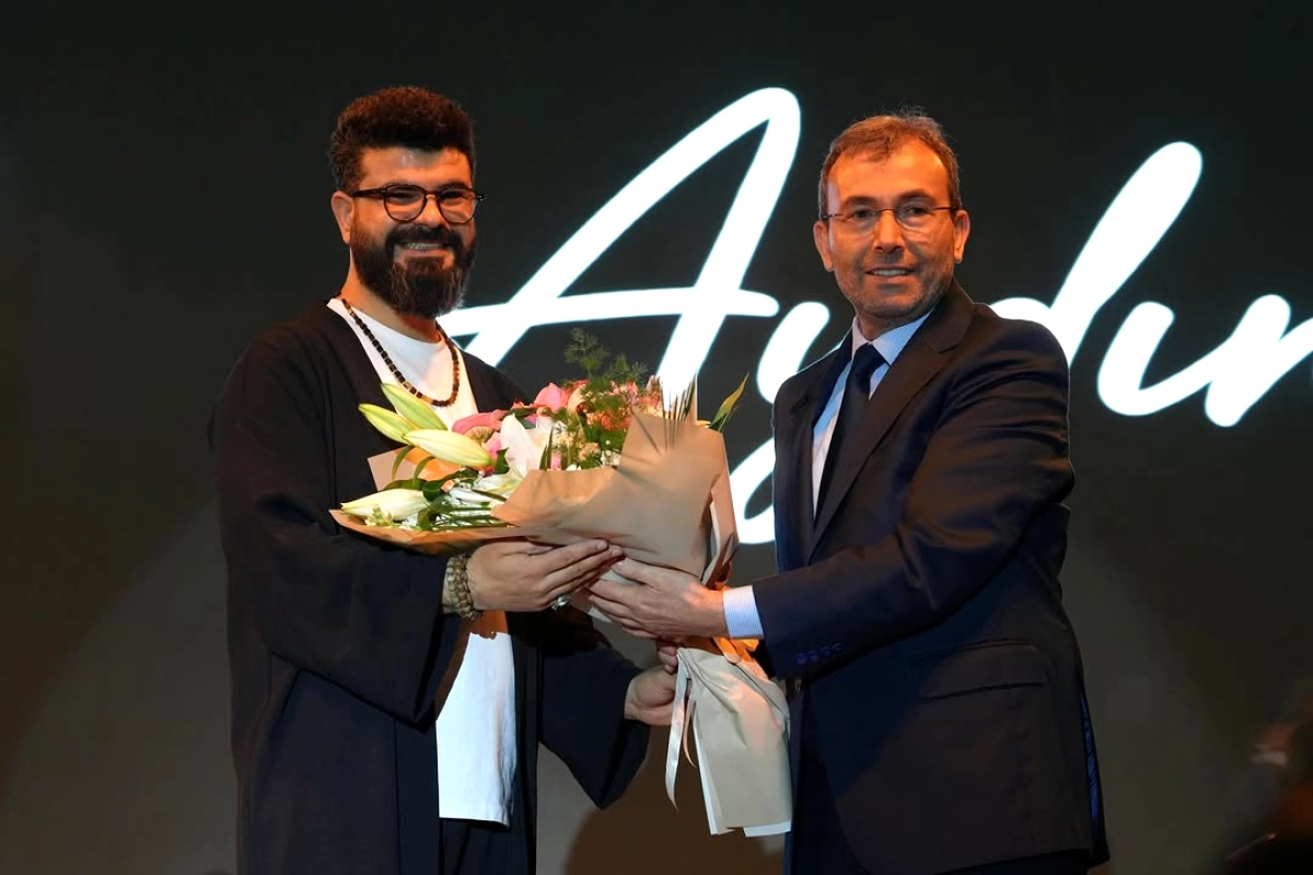 Fadıl Aydın Pendik'te İlahi Konseriyle Sevenleriyle Buluştu