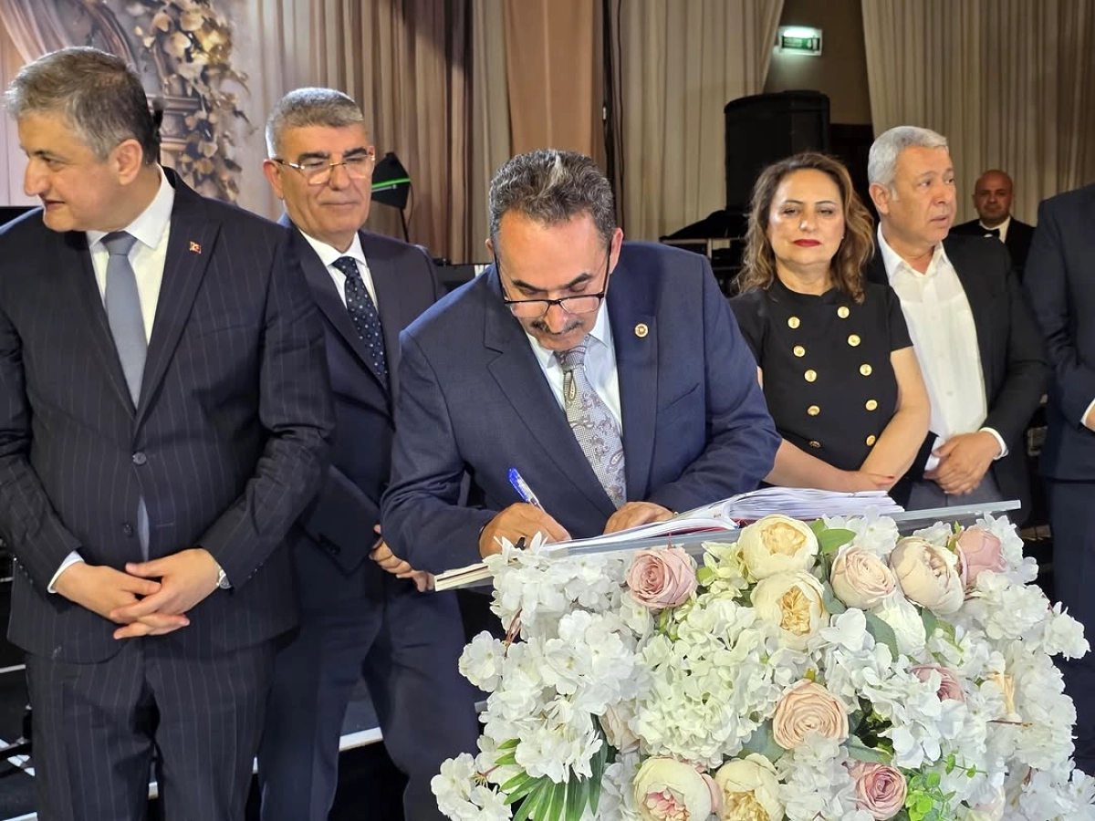 Abdullah Doğru, Adana'da Nikah Şahitliği Yaptı